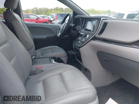 2019 Toyota Sienna XLE Auto Access Seat with VIN 5TDYZ3DC3KS970200, listed as a IAAI auction lot 42007928 with 64,023 mi miles. Bid and sale history available at carsss.com. Image 5.