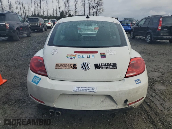 2014 Volkswagen Beetle 1.8T z VIN 3VWJ17AT1EM663680, wystawiony jako Copart lot #48163255 z przebiegiem 67 809 mil mil oraz Szkoda całkowita • Salvage title. Historia ofert i sprzedaży dostępna na DreamBid. Obrazek 6.