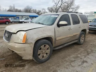 2008 GMC Yukon SLT w/4SB with VIN 1GKFK13078J217772, listed as a Copart auction lot 86160844 with 174,158 mi miles and Salvage Title. Bid and sale history available at carsss.com. Image 1.