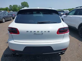 2018 Porsche Macan S with VIN WP1AB2A50JLB33909, listed as a IAAI auction lot 42392836 with 89,328 mi miles and . Bid and sale history available at DreamBid. Image 16.