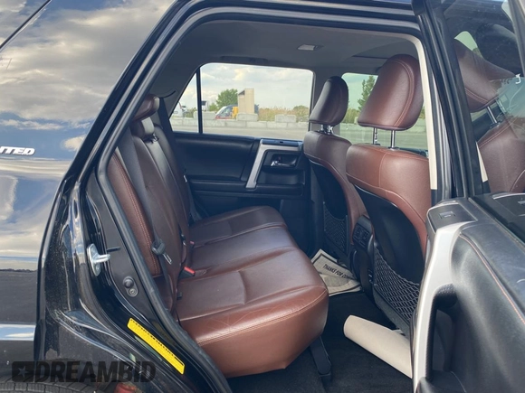 2014 Toyota 4Runner Limited z VIN JTEBU5JR6E5179335, wystawiony jako Copart lot #59226255 z przebiegiem 165 172 mil mil oraz Szkoda całkowita • Salvage title. Historia ofert i sprzedaży dostępna na DreamBid. Obrazek 6.
