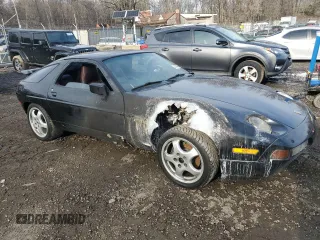 1988 Porsche 928 z VIN WP0JB0921JS860322, wystawiony jako Copart lot #43746455 z przebiegiem 136 427 mil mil oraz Szkody całkowita. Historia ofert i sprzedaży dostępna na DreamBid. Obrazek 4.