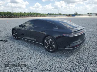 2023 Lucid Air Pure z VIN 50EA1PFA6PA006492, wystawiony jako Copart lot #50645735 z przebiegiem 37 169 mil mil oraz Szkody całkowita. Historia ofert i sprzedaży dostępna na DreamBid. Obrazek 2.