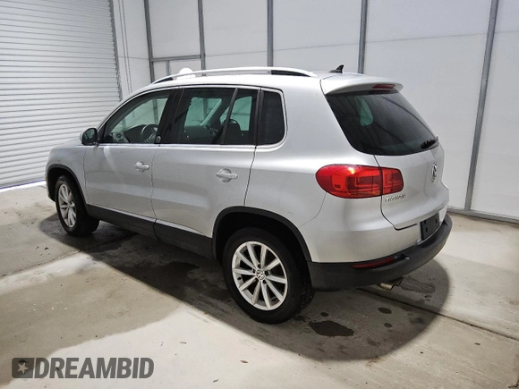 2017 Volkswagen Tiguan Wolfsburg Edition z VIN WVGRV7AXXHW502712, wystawiony jako Copart lot #60052095 z przebiegiem 85 821 mil mil oraz Czysty tytuł • Clean title. Historia ofert i sprzedaży dostępna na DreamBid. Obrazek 2.