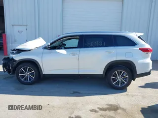 2019 Toyota Highlander SE with VIN 5TDJZRFH4KS568084, listed as a IAAI auction lot 41996726 with 88,892 mi miles and . Bid and sale history available at DreamBid. Image 14.