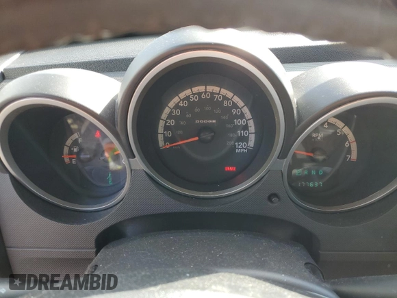 2010 Dodge Nitro SXT z VIN 1D4PT5GK2AW131913, wystawiony jako Copart lot #42711015 z przebiegiem 177 637 mil mil oraz Szkoda całkowita • Salvage title. Historia ofert i sprzedaży dostępna na DreamBid. Obrazek 9.