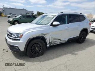 2018 Volkswagen Atlas SE z VIN 1V2LR2CAXJC560772, wystawiony jako Copart lot #53544725 z przebiegiem 70 282 mil mil oraz Szkody całkowita. Historia ofert i sprzedaży dostępna na DreamBid. Obrazek 1.