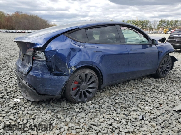 2024 Tesla Model Y Performance z VIN 7SAYGDEF6RA268195, wystawiony jako Copart lot #53211075 z przebiegiem Nie podano mil oraz Szkoda całkowita • Salvage title. Historia ofert i sprzedaży dostępna na DreamBid. Obrazek 3.