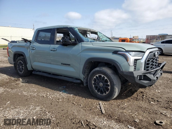 2022 Toyota Tundra 4WD SR5 with VIN 5TFLA5DB0NX037602, listed as a Copart auction lot 45083185 with 35,299 mi miles and Salvage Title. Bid and sale history available at carsss.com. Image 4.