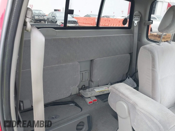 2003 Toyota Tacoma z VIN 5TEVL52N83Z196390, wystawiony jako IAAI lot #41828349 z przebiegiem 86 813 mil mil oraz . Historia ofert i sprzedaży dostępna na DreamBid. Obrazek 8.