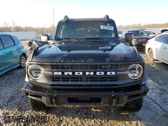 2024 Ford Bronco z VIN 1FMEE1BPXRLA33991, wystawiony jako Copart lot #42259825 z przebiegiem 24 969 mil mil oraz Szkoda całkowita • Salvage title. Historia ofert i sprzedaży dostępna na DreamBid. Obrazek 5.