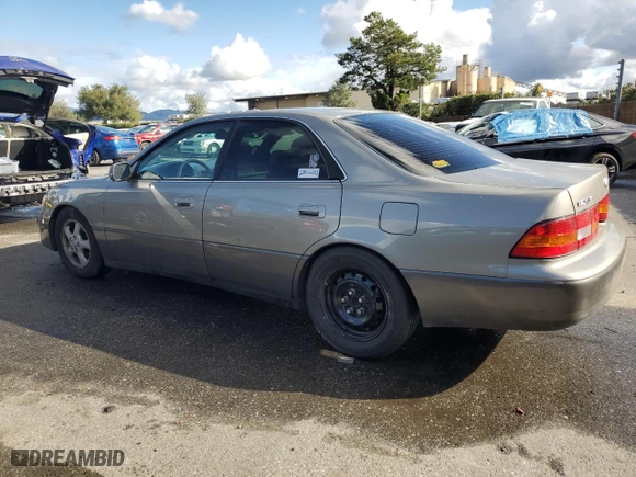 1998 Lexus ES 300 Luxury Sport Sdn with VIN JT8BF28G7W0142096, listed as a Copart auction lot 44586765 with 214,025 mi miles and Salvage Title. Bid and sale history available at carsss.com. Image 2.