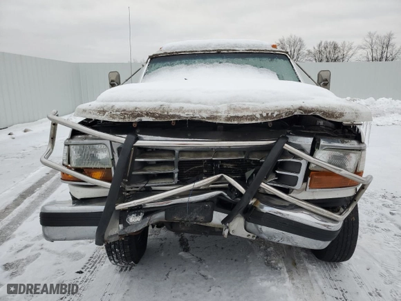 1997 Ford F-350 Crew Cab with VIN 1FTJW35F2VEA37787, listed as a Copart auction lot 86961024 with 282,389 mi miles and Salvage Title. Bid and sale history available at carsss.com. Image 5.