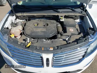 2015 Lincoln MKC z VIN 5LMCJ1A94FUJ13781, wystawiony jako IAAI lot #41761324 z przebiegiem 139 196 mil mil oraz . Historia ofert i sprzedaży dostępna na DreamBid. Obrazek 10.