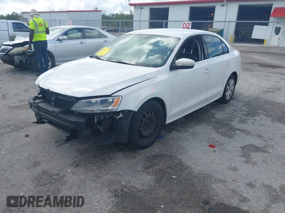 2013 Volkswagen Jetta SE z VIN 3VWDP7AJ2DM407640, wystawiony jako IAAI lot #42589327 z przebiegiem 171 134 mil mil oraz . Historia ofert i sprzedaży dostępna na DreamBid. Obrazek 2.