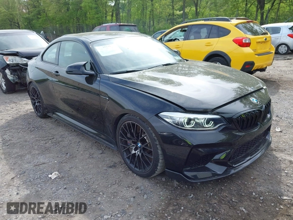 2021 BMW M2 Competition z VIN WBS2U7C05M7J18701, wystawiony jako IAAI lot #42256735 z przebiegiem 12 976 mil mil oraz . Historia ofert i sprzedaży dostępna na DreamBid. Obrazek 1.