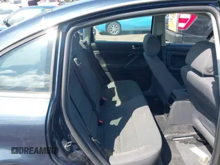 2005 Volkswagen Passat GL z VIN WVWMD63B55E016789, wystawiony jako IAAI lot #42238604 z przebiegiem 150 760 mil mil oraz . Historia ofert i sprzedaży dostępna na DreamBid. Obrazek 8.