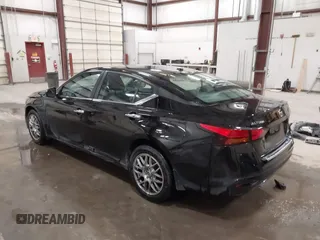 2022 Nissan Altima SV with VIN 1N4BL4DW2NN309118, listed as a IAAI auction lot 41433005 with 62,327 mi miles and . Bid and sale history available at DreamBid. Image 3.