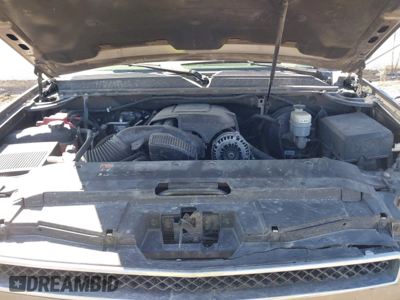 2011 Chevrolet Suburban LT with VIN 1GNSKJE34BR335361, listed as a IAAI auction lot 41736341 with 170,422 mi miles. Bid and sale history available at carsss.com. Image 10.