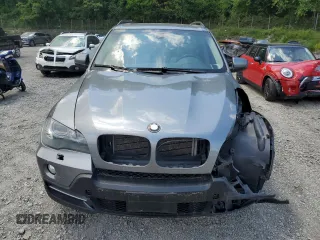 2008 BMW X5 3.0si z VIN 5UXFE43538L034968, wystawiony jako Copart lot #58065825 z przebiegiem 117 028 mil mil oraz Szkoda całkowita • Salvage title. Historia ofert i sprzedaży dostępna na DreamBid. Obrazek 5.