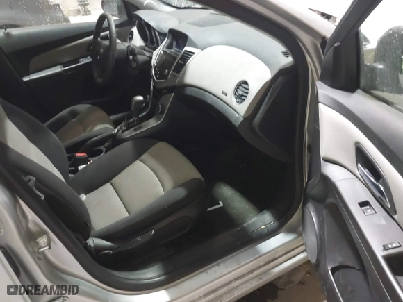 2015 Chevrolet Cruze LS with VIN 1G1PA5SH3F7150317, listed as a IAAI auction lot 41825885 with 88,180 mi miles. Bid and sale history available at carsss.com. Image 5.