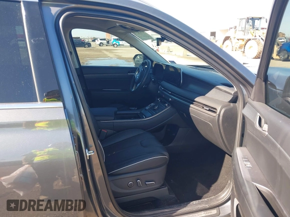 2024 Hyundai Palisade Limited z VIN KM8R54GE6RU762168, wystawiony jako IAAI lot #41636936 z przebiegiem 12 236 mil mil oraz . Historia ofert i sprzedaży dostępna na DreamBid. Obrazek 5.
