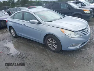 2013 Hyundai Sonata GLS z VIN 5NPEB4ACXDH745606, wystawiony jako IAAI lot #42340212 z przebiegiem 98 357 mil mil oraz . Historia ofert i sprzedaży dostępna na DreamBid. Obrazek 1.