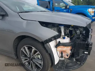 2024 Kia Forte LXS z VIN 3KPF24AD6RE836512, wystawiony jako IAAI lot #42166367 z przebiegiem 3 352 mil mil oraz . Historia ofert i sprzedaży dostępna na DreamBid. Obrazek 18.
