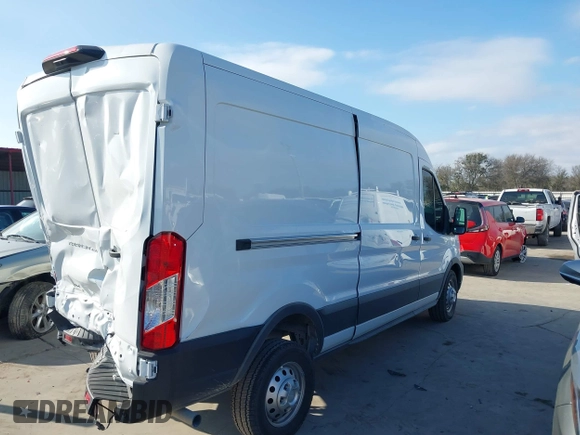 2023 Ford Transit Cargo с VIN 1FTBR2CG4PKB83534, выставлен на аукционе IAAI как лот 41243389 с пробегом 5 507 миль миль и . История ставок и продаж доступна на DreamBid. Изображение 4.