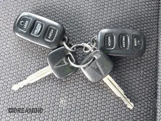 2005 Pontiac Vibe z VIN 5Y2SL638X5Z418640, wystawiony jako IAAI lot #41647772 z przebiegiem 253 109 mil mil oraz . Historia ofert i sprzedaży dostępna na DreamBid. Obrazek 11.