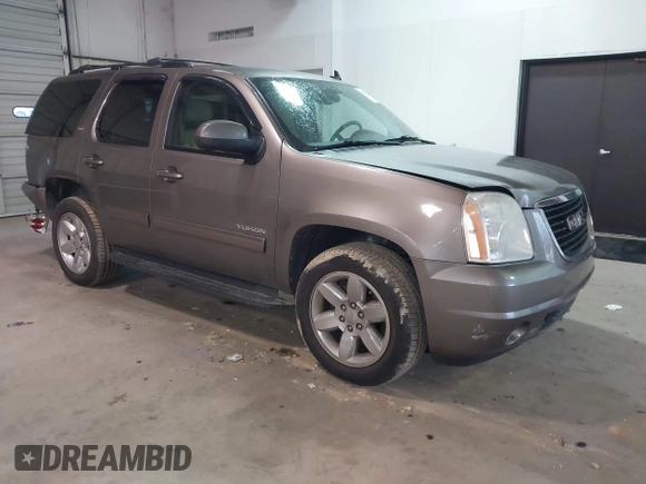2011 GMC Yukon SLT with VIN 1GKS2CE07BR213141, listed as a IAAI auction lot 41674842 with 226,151 mi miles. Bid and sale history available at carsss.com. Image 1.