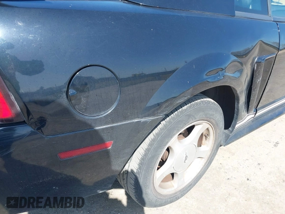 2001 Ford Mustang Standard z VIN 1FAFP404X1F171021, wystawiony jako IAAI lot #41998734 z przebiegiem Nie podano mil oraz . Historia ofert i sprzedaży dostępna na DreamBid. Obrazek 6.