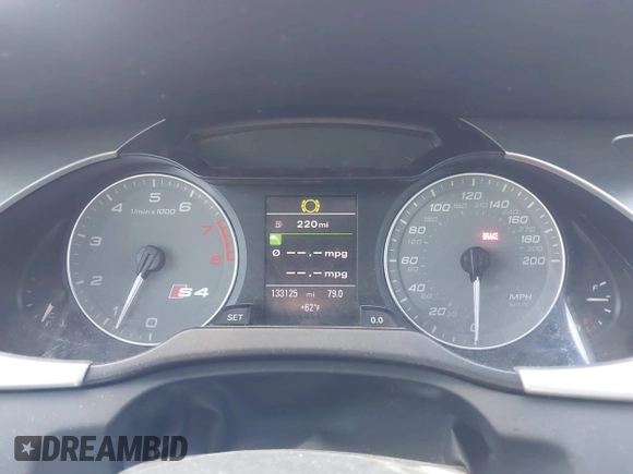 2012 Audi S4 Premium Plus z VIN WAUDGAFL2CA100391, wystawiony jako IAAI lot #41393737 z przebiegiem 133 125 mil mil oraz . Historia ofert i sprzedaży dostępna na DreamBid. Obrazek 7.