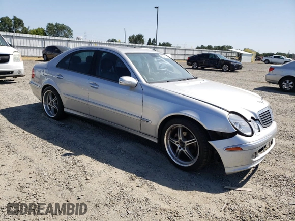 2003 Mercedes-Benz E 320 z VIN WDBUF65J13A168117, wystawiony jako Copart lot #56205235 z przebiegiem Nie podano mil oraz Szkoda całkowita • Salvage title. Historia ofert i sprzedaży dostępna na DreamBid. Obrazek 4.