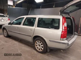 2001 Volvo V70 с VIN YV1SW61R611109527, выставлен на аукционе IAAI как лот 40925226 с пробегом 126 004 миль миль и . История ставок и продаж доступна на DreamBid. Изображение 3.