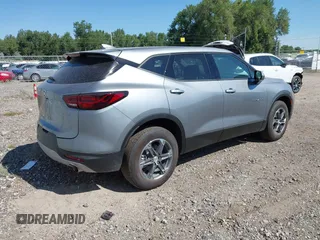 2025 Chevrolet Blazer LT с VIN 3GNKBHR41SS192166, выставлен на аукционе IAAI как лот 42720283 с пробегом 8 678 миль миль и . История ставок и продаж доступна на DreamBid. Изображение 4.