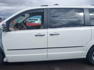 2009 Chrysler Town & Country Limited with VIN 2A8HR64X19R631211, listed as a IAAI auction lot 41744955 with 73,601 mi miles. Bid and sale history available at carsss.com. Image 15.
