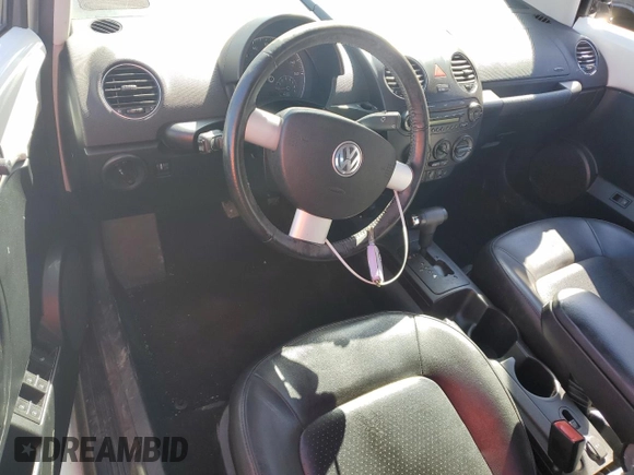 2010 Volkswagen Beetle with VIN 3VWRG3AL0AM006096, listed as a Copart auction lot 49623145 with 118,764 mi miles and Salvage Title. Bid and sale history available at DreamBid. Image 8.