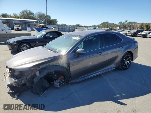 2021 Toyota Camry SE Nightshade with VIN 4T1G11AK8MU582215, listed as a Copart auction lot 82228234 with 70,997 mi miles and Non Repairable. Bid and sale history available at carsss.com. Image 1.