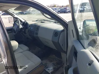 2007 Ford F-150 XL with VIN 1FTRF12267NA13813, listed as a IAAI auction lot 41453470 with 194,286 mi miles. Bid and sale history available at carsss.com. Image 5.