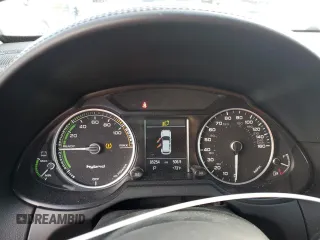 2015 Audi Q5 Hybrid Prestige with VIN WA1C8AFP9FA031177, listed as a Copart auction lot 76412954 with 85,254 mi miles and Salvage title. Bid and sale history available at DreamBid. Image 9.