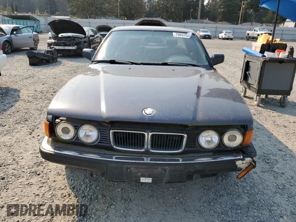 1994 BMW 7 Series z VIN WBAGD4329RDE68127, wystawiony jako Copart lot #70697044 z przebiegiem 179 943 mil mil oraz Czysty tytuł • Clean title. Historia ofert i sprzedaży dostępna na DreamBid. Obrazek 5.