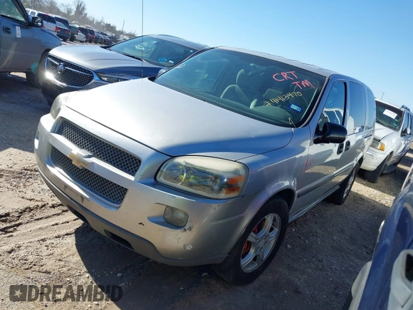 2008 Chevrolet Uplander LS with VIN 1GNDV23178D161136, listed as a IAAI auction lot 41413970 with 175,443 mi miles. Bid and sale history available at carsss.com. Image 2.