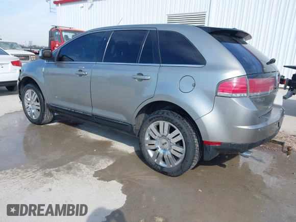2008 Lincoln MKX with VIN 2LMDU88C48BJ11082, listed as a IAAI auction lot 41768013 with 215,549 mi miles. Bid and sale history available at carsss.com. Image 3.