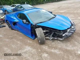 2025 Chevrolet Corvette 1LT z VIN 1G1YA3D48S5108024, wystawiony jako IAAI lot #42469678 z przebiegiem 2 859 mil mil oraz . Historia ofert i sprzedaży dostępna na DreamBid. Obrazek 1.