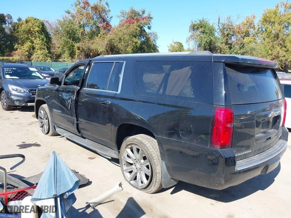 2017 Chevrolet Suburban Premier with VIN 1GNSKJKC7HR281583, listed as a IAAI auction lot 40680315 with 69,192 mi miles. Bid and sale history available at carsss.com. Image 3.