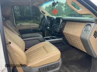 2014 Ford F-250 XL z VIN 1FT7W2BT2EEA07462, wystawiony jako Copart lot #56959795 z przebiegiem 327 167 mil mil oraz Czysty tytuł • Clean title. Historia ofert i sprzedaży dostępna na DreamBid. Obrazek 5.