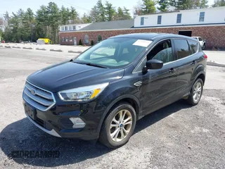 2019 Ford Escape SE z VIN 1FMCU9GD4KUA83745, wystawiony jako IAAI lot #42148855 z przebiegiem 101 592 mil mil oraz . Historia ofert i sprzedaży dostępna na DreamBid. Obrazek 2.
