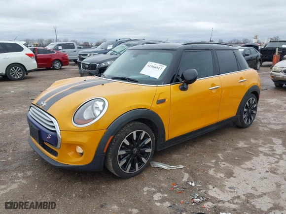 2016 MINI Cooper Hardtop 4 Door S with VIN WMWXU3C58G2B63277, listed as a IAAI auction lot 41566817 with 98,195 mi miles. Bid and sale history available at carsss.com. Image 17.