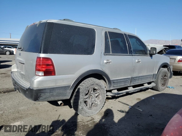 2004 Ford Expedition Special Service with VIN 1FMPU15L94LB28586, listed as a Copart auction lot 44272375 with 194,853 mi miles and Salvage Title. Bid and sale history available at carsss.com. Image 3.